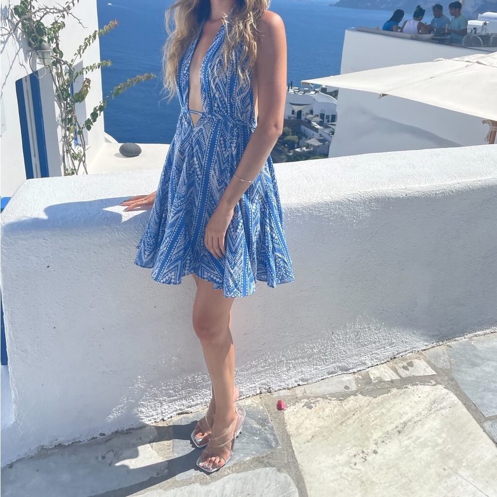 Short dress